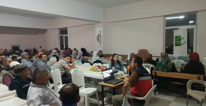 Yetiştiricilere sağım hijyeni eğitimi verildi