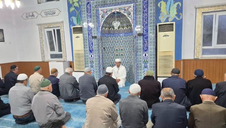 Gaziler ve şehitler için sabah namazında buluştular