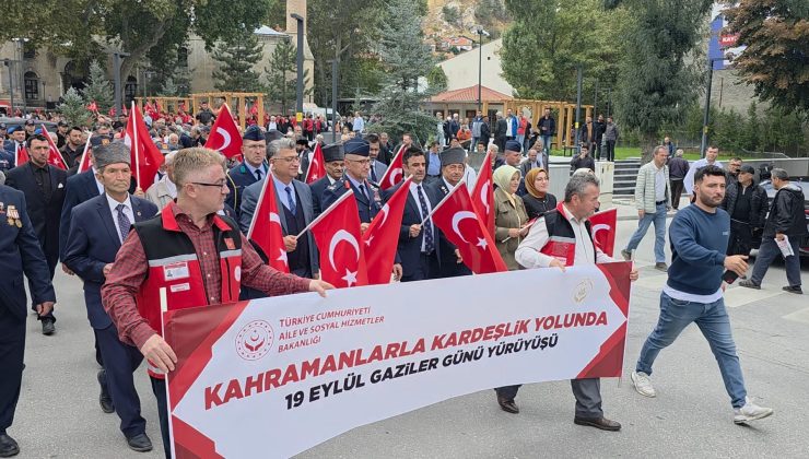 Kütahya’da gaziler için ‘Kahramanlarla Kardeşlik Yolunda’ yürüyüşü