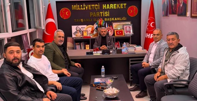 Feribot kazasında yaralanan Akkaya ailesinden MHP’ye teşekkür ziyareti