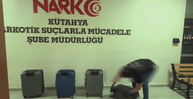 4 valizden 98,74 kilogram sentetik ecza hammaddesi ele geçirildi