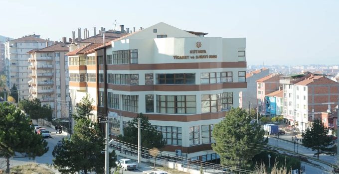 KÜTAHYA İŞ DÜNYASI EKONOMİNİN GÜNDEMİNİ KUTSO PANELİNDE KONUŞACAK