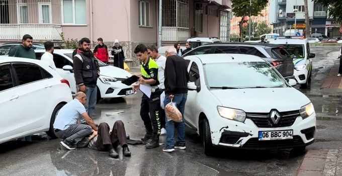 KARŞIYA GEÇMEK İSTEYEN YAŞLI ADAMA OTOMOBİL ÇARPTI