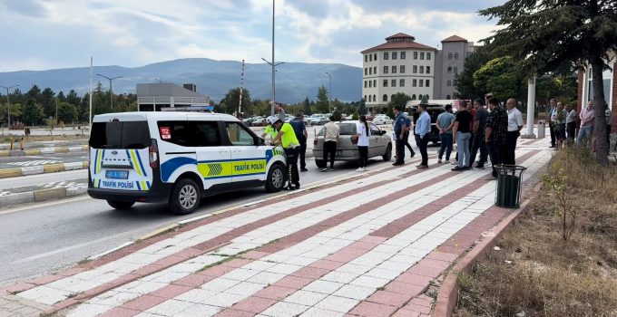 TAKSİCİLER YOLCU KILIĞINDA ÇAĞIRDI, KORSAN TAKSİ ŞÜPHELİSİNE CEZA YAĞDI
