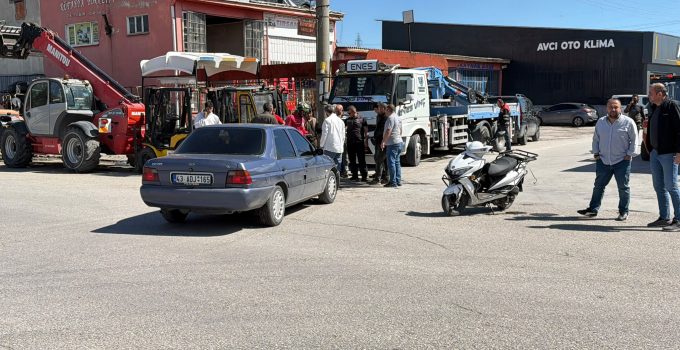 OTOMOBİL İLE MOTOKURYE ÇARPIŞTI: 1 YARALI