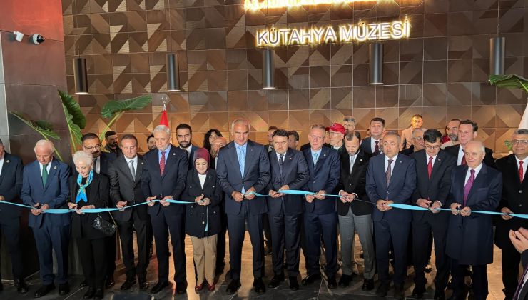 Bakan Ersoy Kütahya’da: Müze ziyaretçilere kapılarını açtı