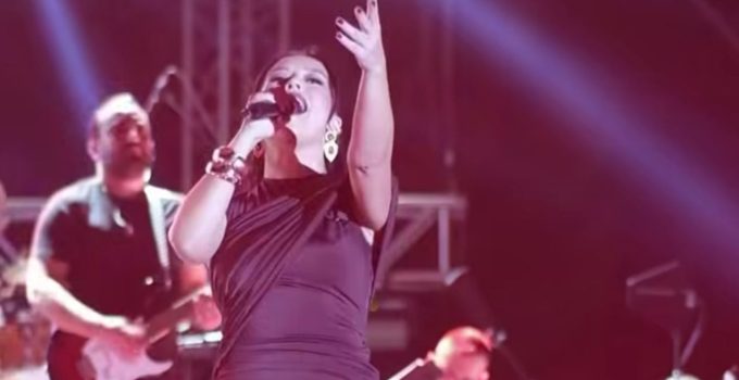 Leblebi ve Kömür Festivali’nin ilk gününde Tuğba Yurt sahne aldı