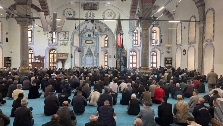 Şehitler ve gaziler için Ulu Cami’de mevlit programı düzenlendi