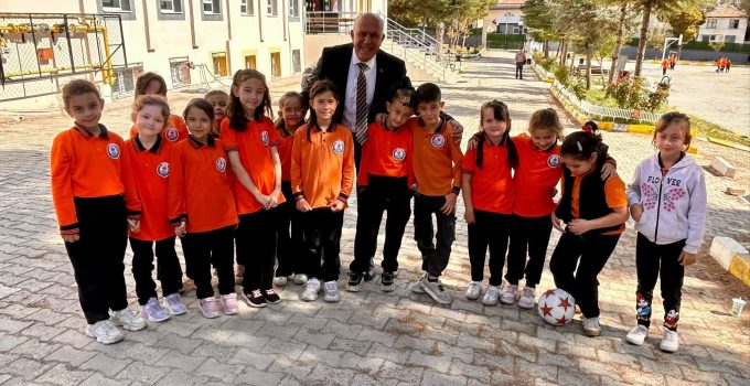 Başkan Demirtaş, “Geleceğe açılan her kapının bir okuldan geçtiğine inanıyoruz”