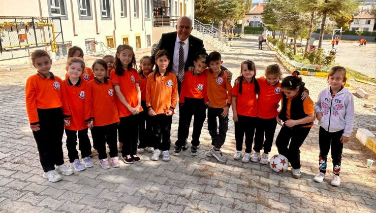 Başkan Demirtaş, “Geleceğe açılan her kapının bir okuldan geçtiğine inanıyoruz”