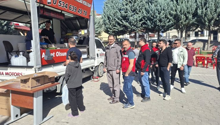 Hastane bahçesinde 3 bin kişiye lokma ikramı