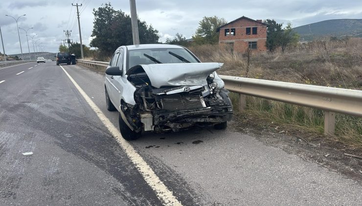 Otomobil bariyerlere çarptı: Sürücü yaralandı