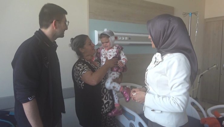 Kütahya’da bir ilk: 2 buçuk yaşındaki çocuğa biyonik kulak ameliyatı yapıldı