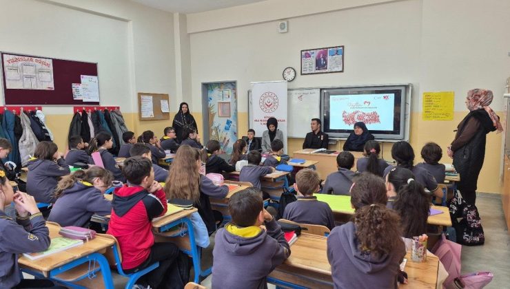 Öğrenciler şehit ailesi ve gazilerle buluştu