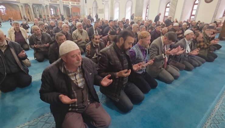 Çini sanatçısı Hamza Üstünkaya vefatının birinci yılında dualarla anıldı