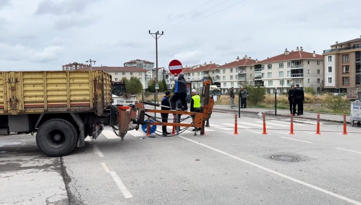 Çitle kapatılan cadde ne zaman açılacak? Kahveci’den ilk açıklama
