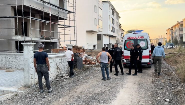 Çatıdan düşen 56 yaşındaki usta ağır yaralandı