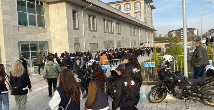 Siber suçlardan bahis ağına darbe! 35 şüpheli adliyede