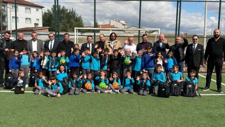 Başkan Tuğ Siner Mahallesi’ndeki çocuklara verdiği sözü yerine getirdi